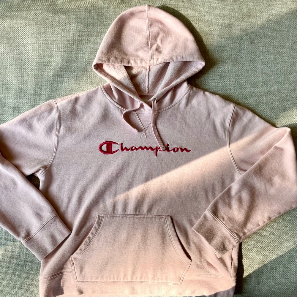 baby pink champion hoodie 💗⚡️